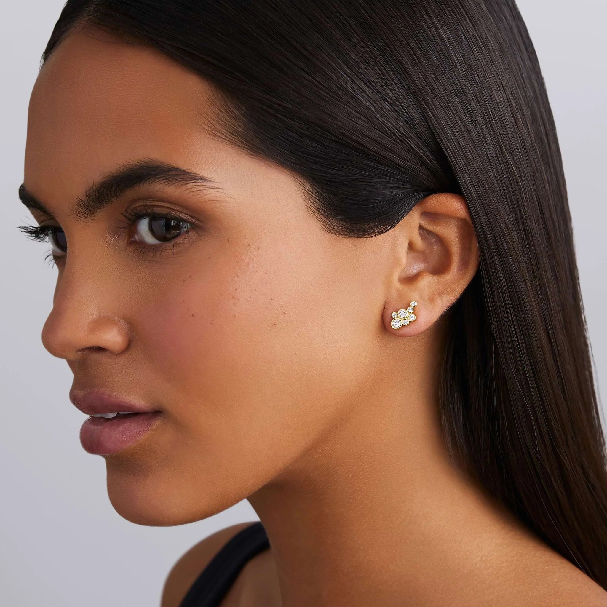 Fizz 18K Gold Seven Diamond Cluster Stud Earrings - Image 2