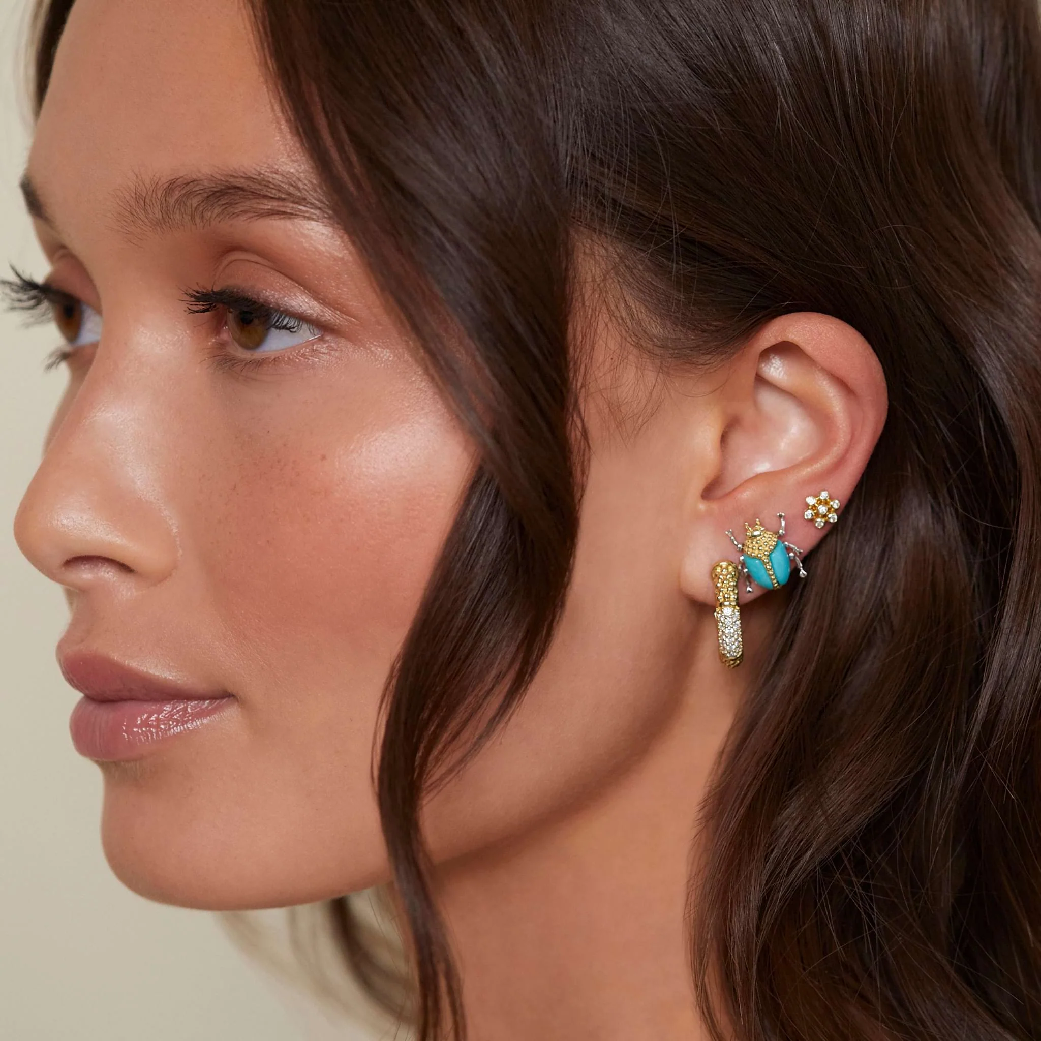 KSL 18K Gold Flower Diamond Stud Earrings - Image 5