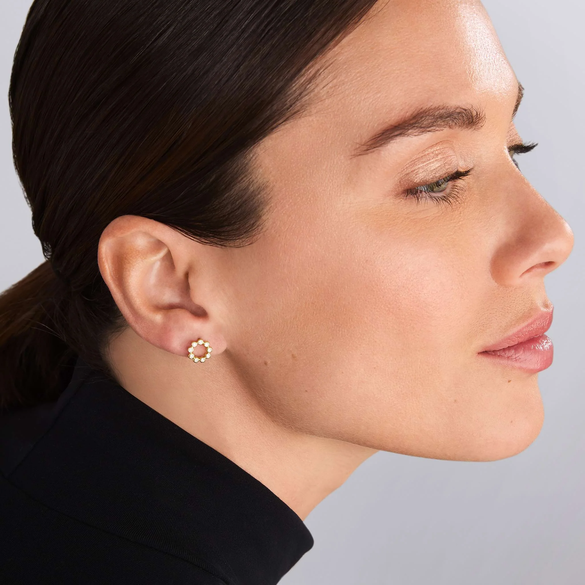 KSL 18K Gold Circle Diamond Stud Earrings - Image 2