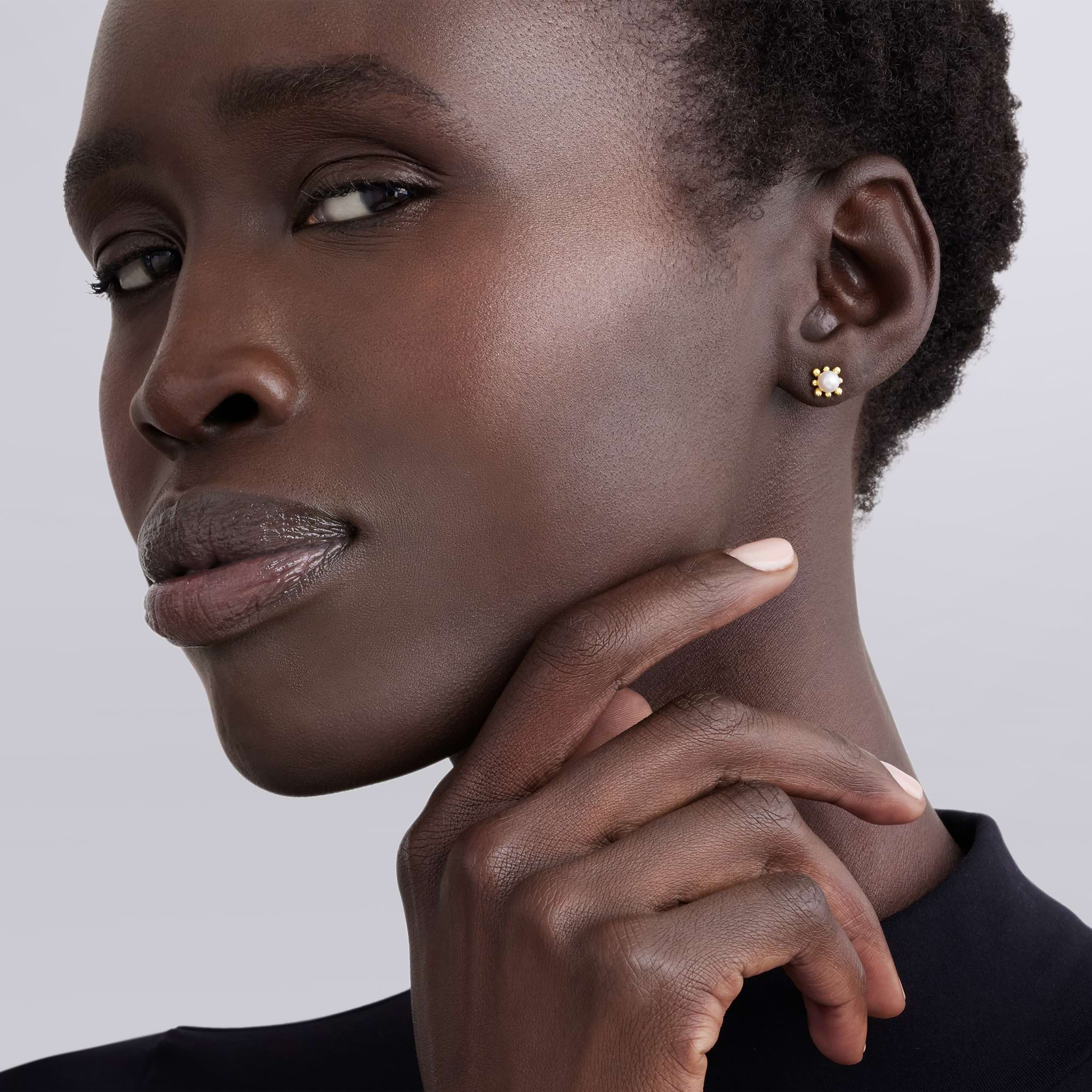 Luna 18K Gold Fleur Pearl Stud Earrings - Image 2