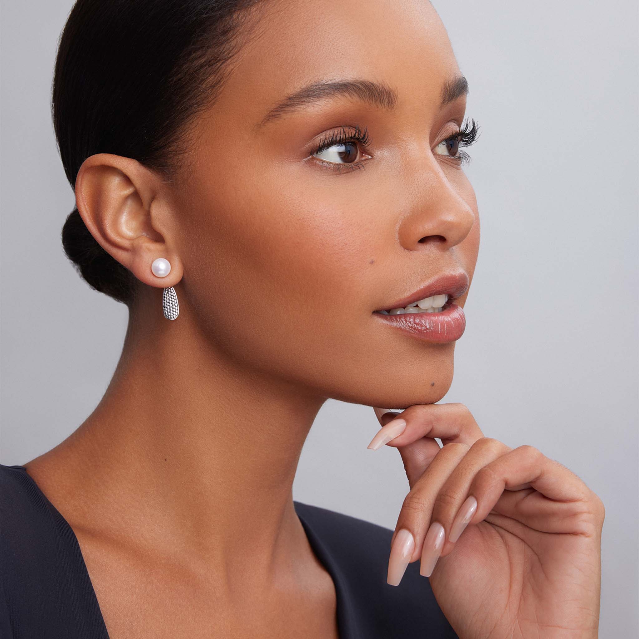 Luna Pearl Stud Earrings - Image 5