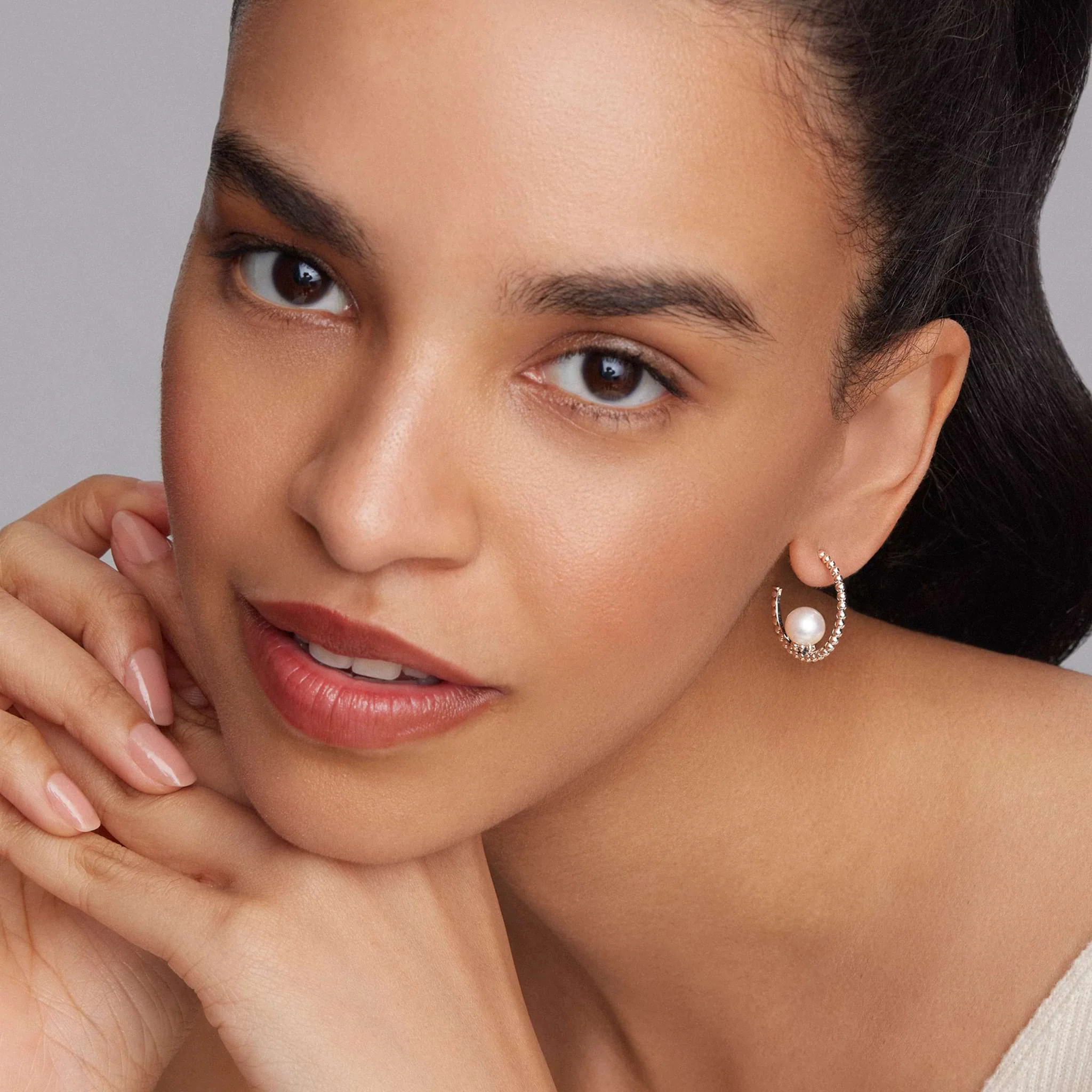Luna Pearl Hoop Earring - Image 2