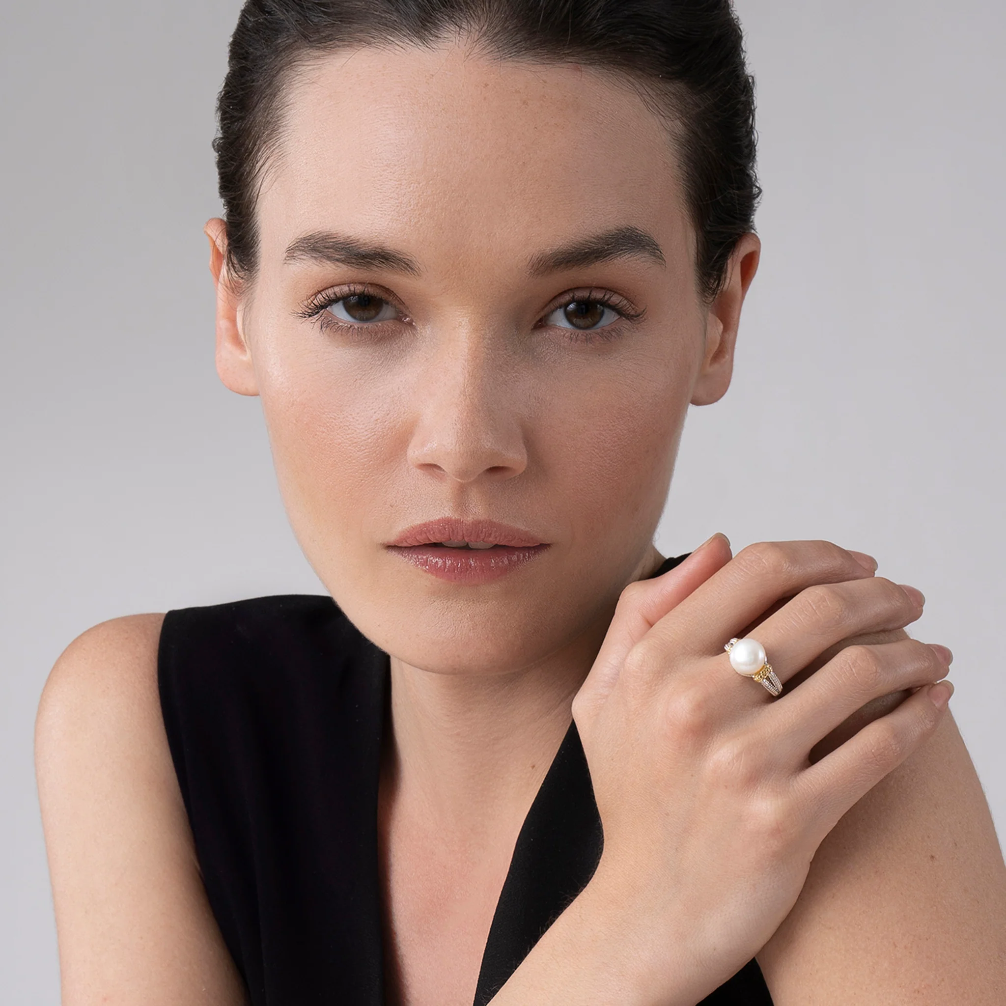 Luna Caviar Pearl Statement Ring - Image 2