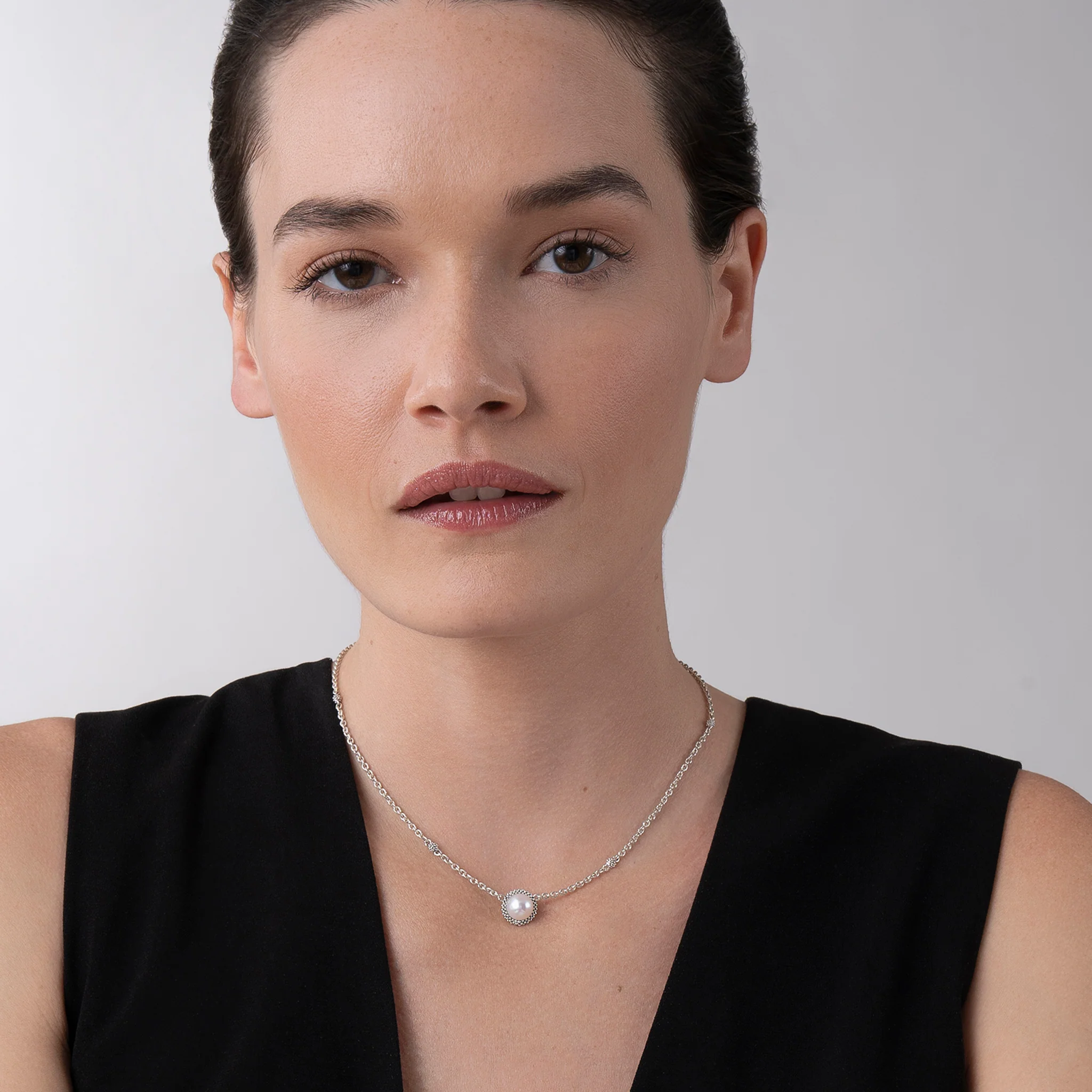 Luna Pearl Pendant Necklace - Image 2