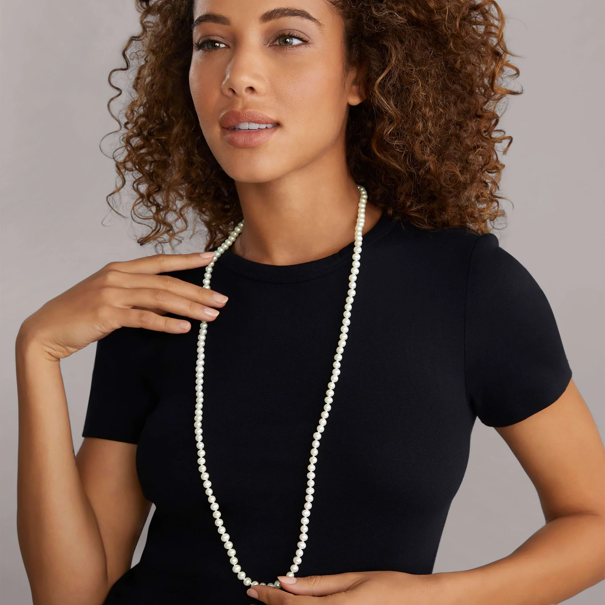 Luna Small Pearl Necklace - Image 4