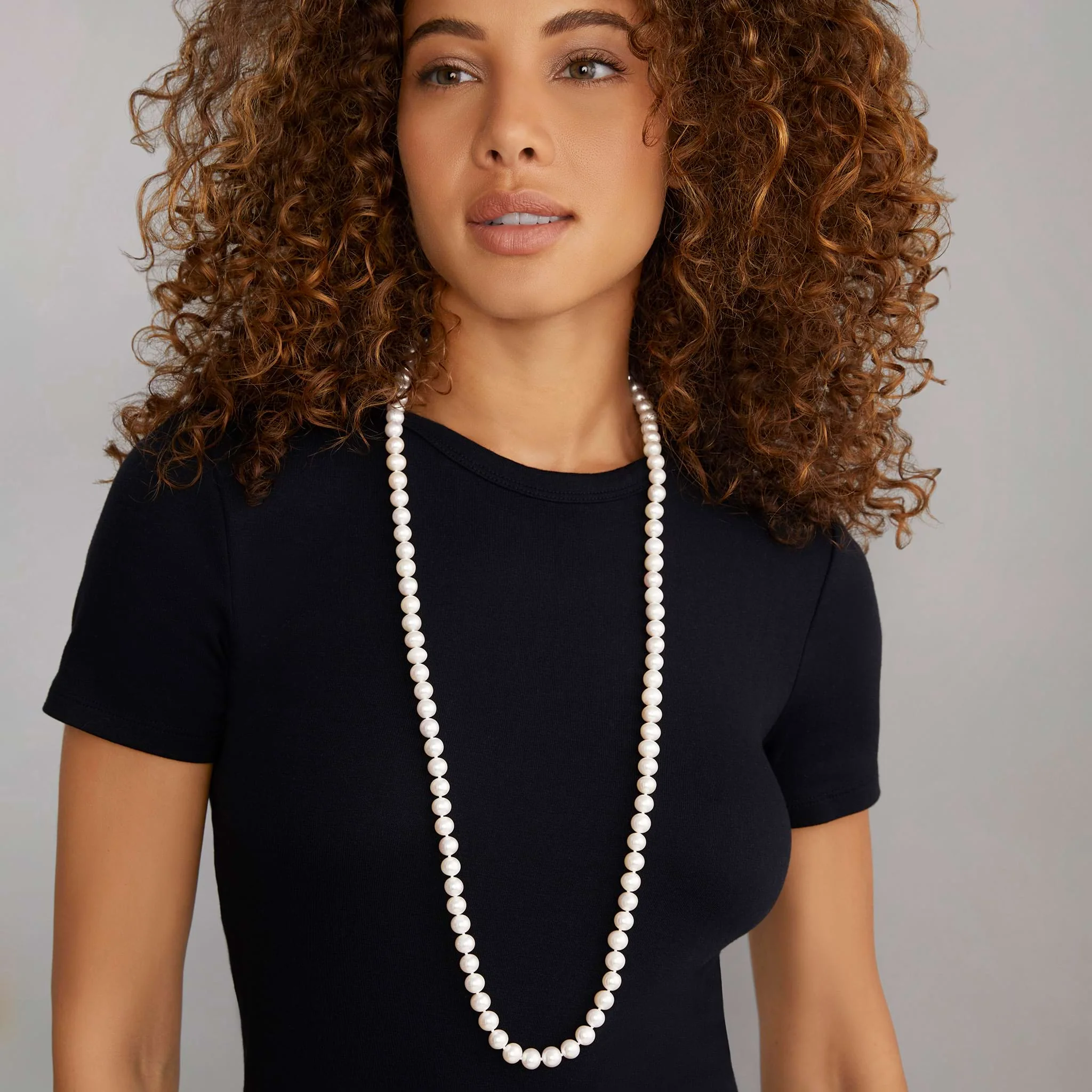 Luna Large Pearl Necklace - Image 15