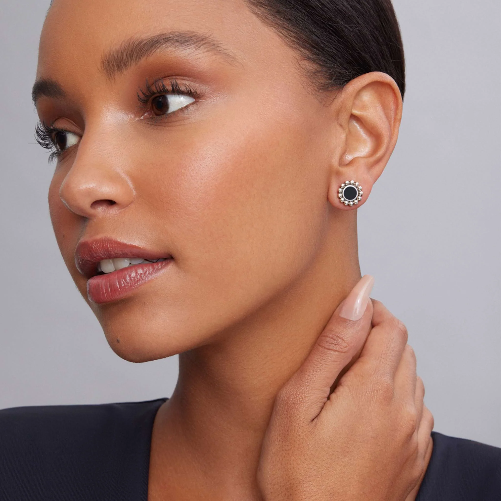 Maya Sterling Silver Onyx Circle Stud Earrings - Image 2