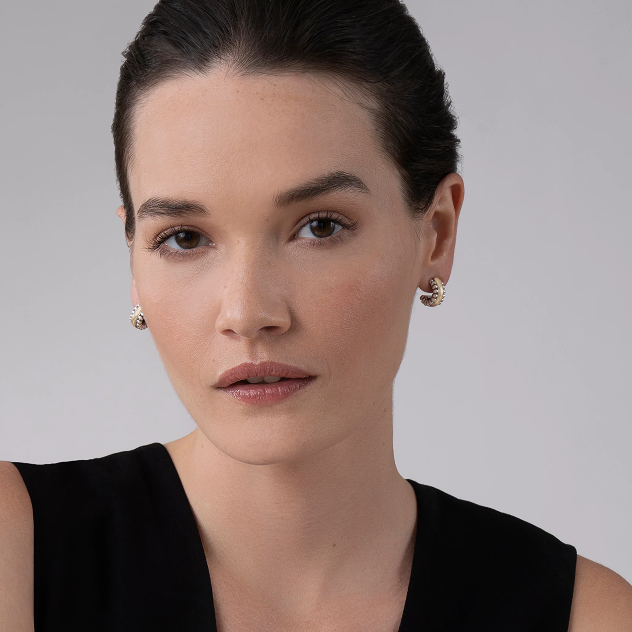 Signature Caviar Two-Tone Flute Huggie Earrings - Image 2