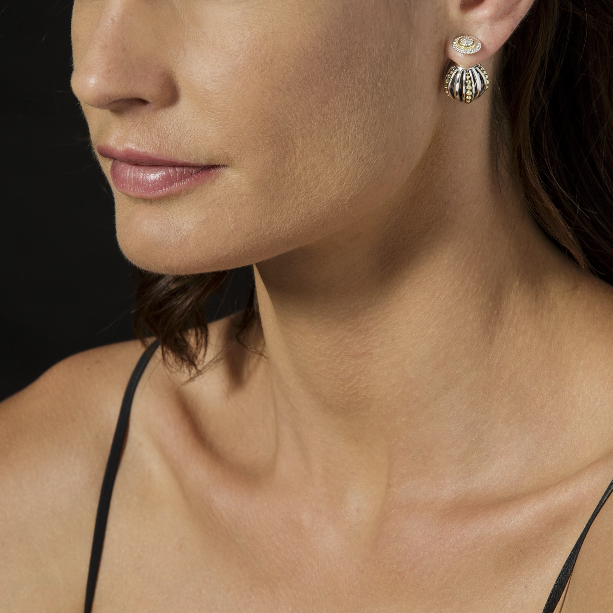 Signature Caviar Beaded Diamond Stud Earrings - Image 6