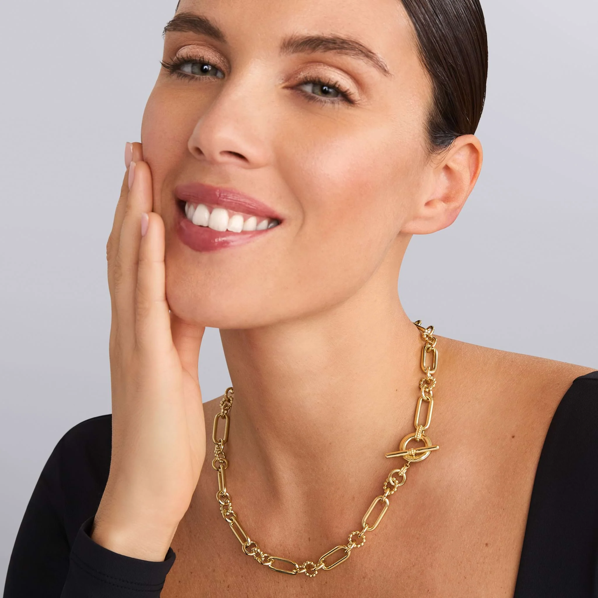 Signature Caviar 18K Gold Link Necklace - Image 8