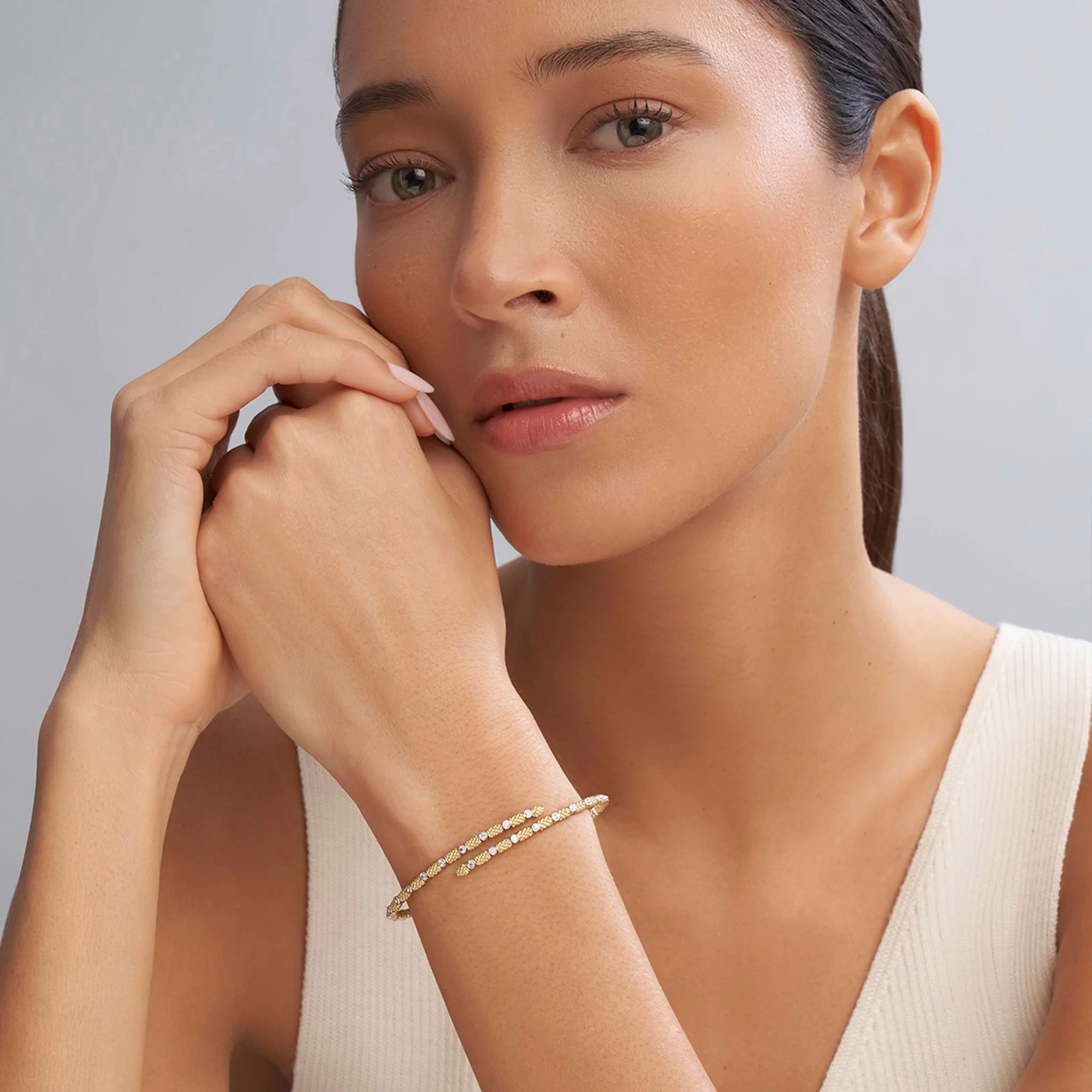 Signature Caviar 18K Gold and Diamond Superfine Cuff Bracelet - Image 2