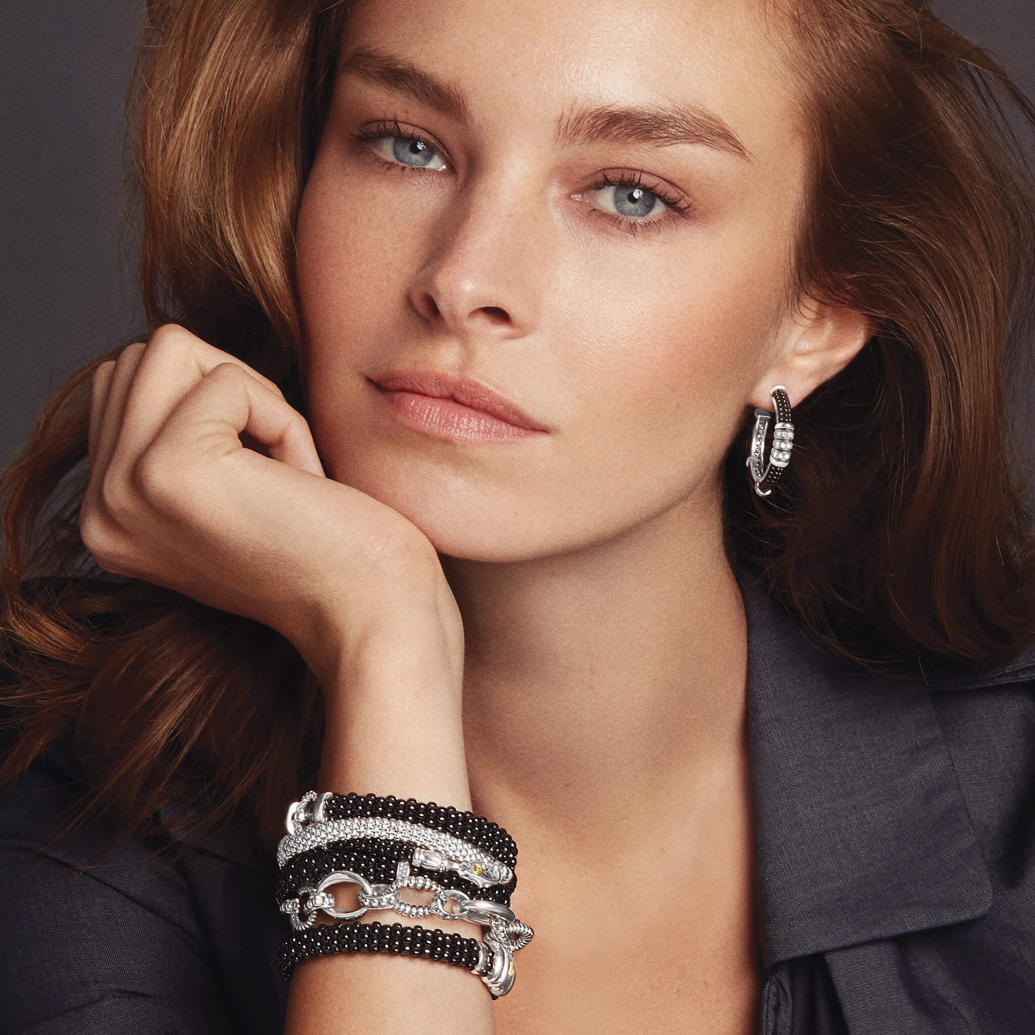 Signature Caviar Oval Fluted Link Bracelet - Image 4