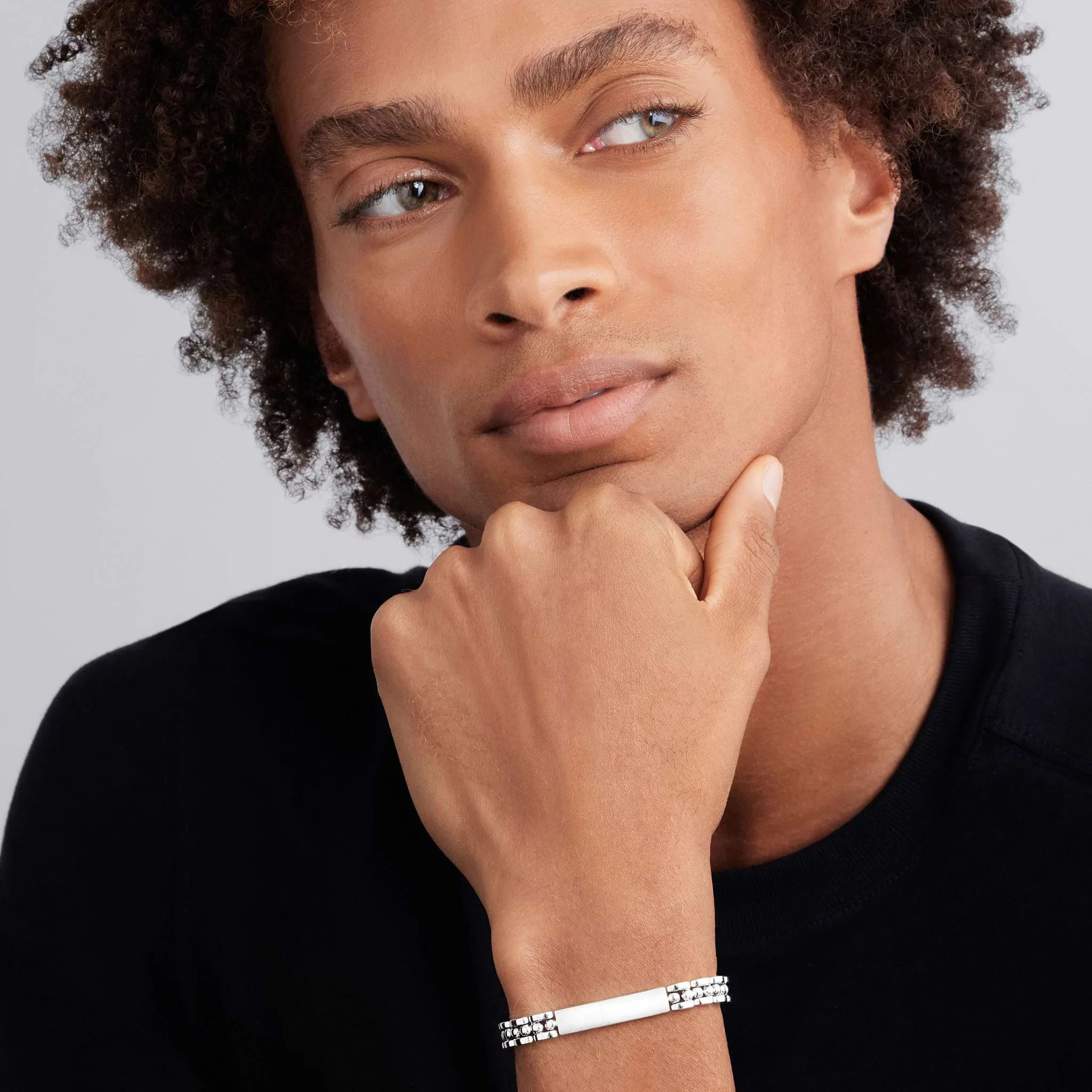 Signature Caviar Petite Silver Engravable ID Link Bracelet - Image 7