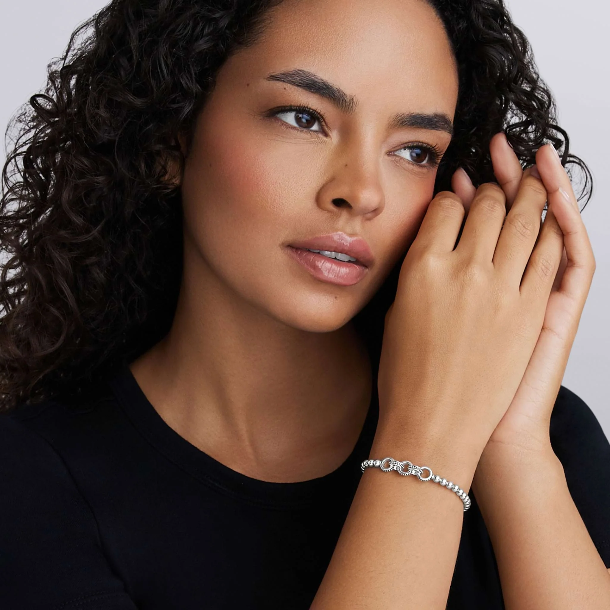 Signature Caviar Silver Ring Link Stretch Bracelet - Image 2