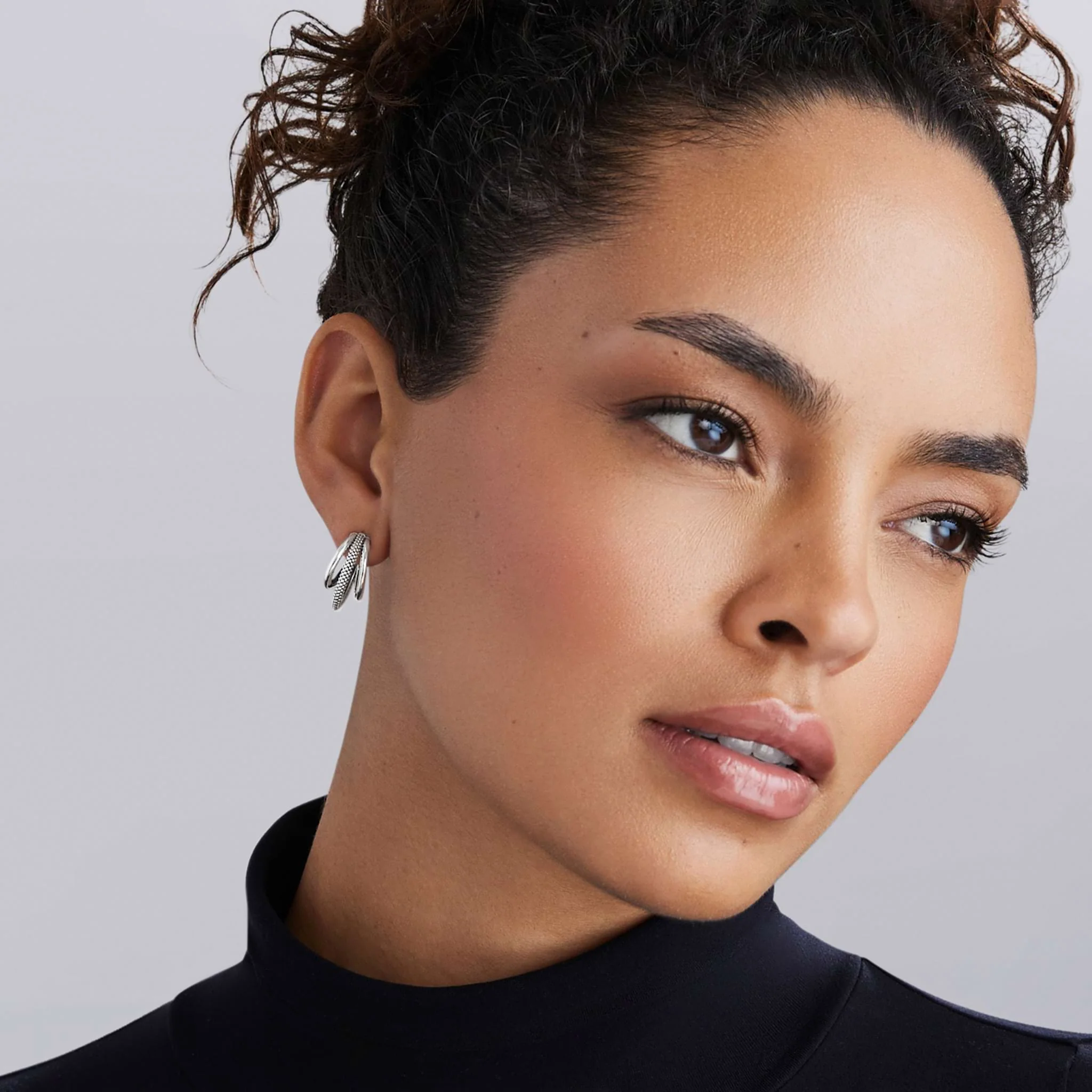 Signature Caviar Sterling Silver Three Hoop Huggie Earrings - Image 2