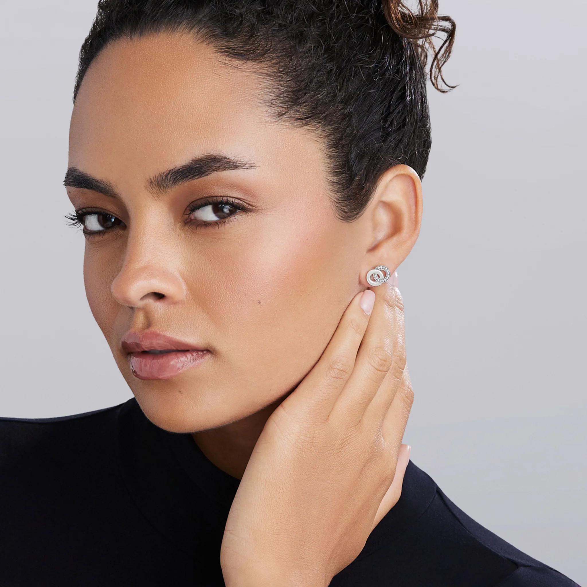 Signature Caviar Silver Interlocking Diamond Stud Earring - Image 2