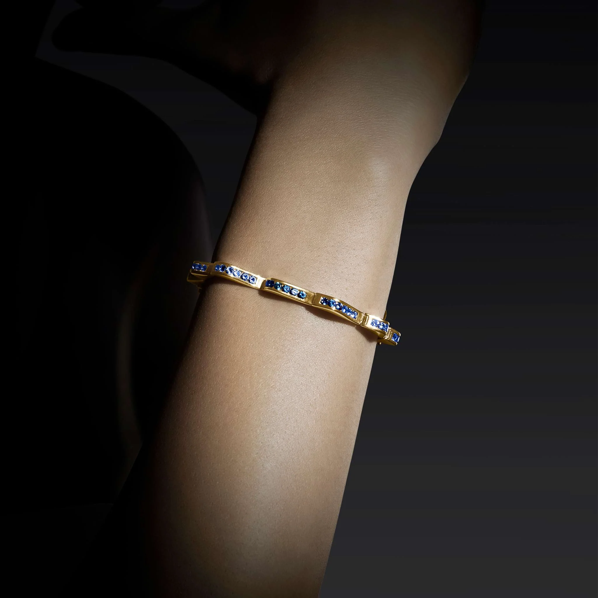Studio 18K Gold Blue Sapphire Link Wave Bracelet - Image 2